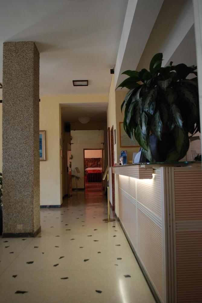 Hotel Palace Varazze Exterior photo